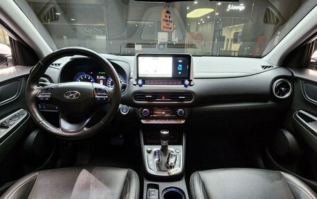 Hyundai Kona I, 2022 год, 1 968 000 рублей, 5 фотография