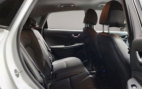 Hyundai Kona I, 2022 год, 1 968 000 рублей, 8 фотография