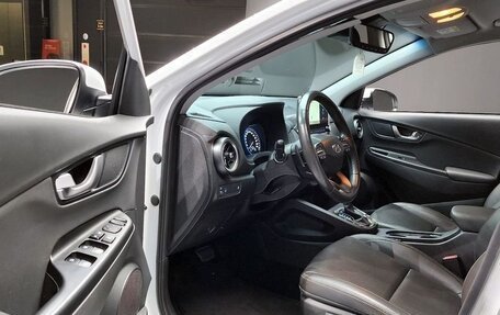 Hyundai Kona I, 2022 год, 1 968 000 рублей, 7 фотография