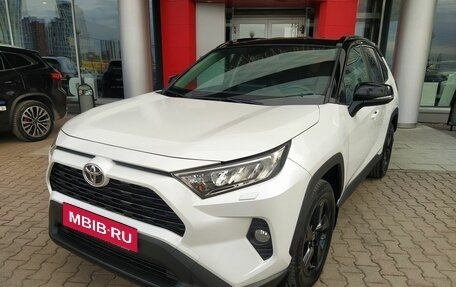 Toyota RAV4, 2021 год, 3 720 000 рублей, 1 фотография