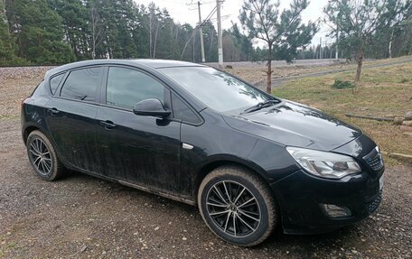 Opel Astra J, 2011 год, 620 000 рублей, 3 фотография