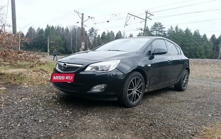 Opel Astra J, 2011 год, 620 000 рублей, 2 фотография
