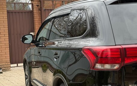 Mitsubishi Outlander III рестайлинг 3, 2019 год, 2 100 000 рублей, 8 фотография