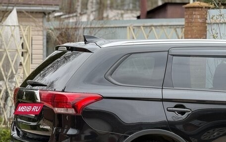 Mitsubishi Outlander III рестайлинг 3, 2019 год, 2 100 000 рублей, 2 фотография