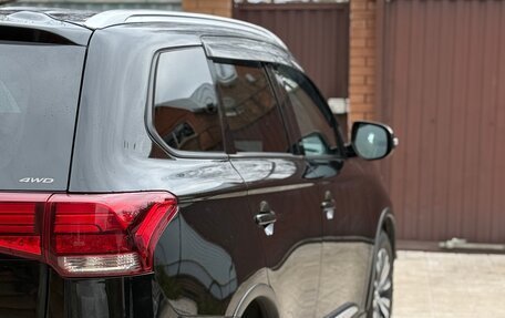 Mitsubishi Outlander III рестайлинг 3, 2019 год, 2 100 000 рублей, 12 фотография