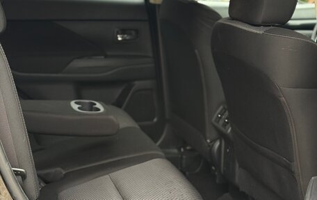 Mitsubishi Outlander III рестайлинг 3, 2019 год, 2 100 000 рублей, 18 фотография