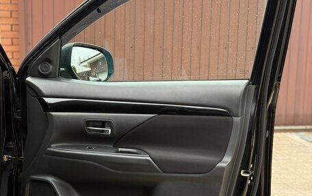 Mitsubishi Outlander III рестайлинг 3, 2019 год, 2 100 000 рублей, 19 фотография