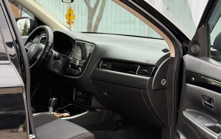 Mitsubishi Outlander III рестайлинг 3, 2019 год, 2 100 000 рублей, 23 фотография