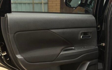 Mitsubishi Outlander III рестайлинг 3, 2019 год, 2 100 000 рублей, 22 фотография