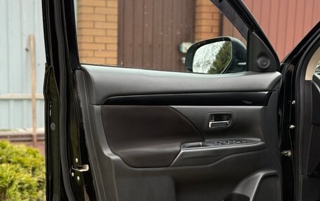 Mitsubishi Outlander III рестайлинг 3, 2019 год, 2 100 000 рублей, 26 фотография