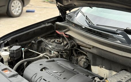 Mitsubishi Outlander III рестайлинг 3, 2019 год, 2 100 000 рублей, 34 фотография