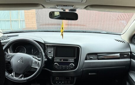 Mitsubishi Outlander III рестайлинг 3, 2019 год, 2 100 000 рублей, 28 фотография