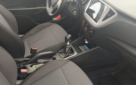 Hyundai Solaris II рестайлинг, 2017 год, 1 100 000 рублей, 8 фотография