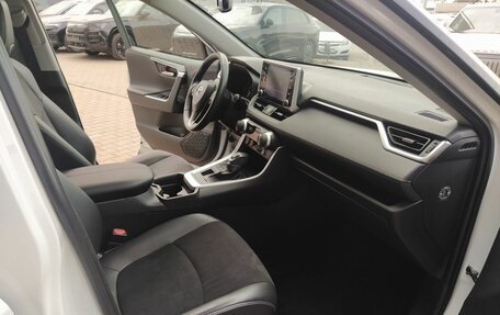 Toyota RAV4, 2021 год, 3 720 000 рублей, 14 фотография