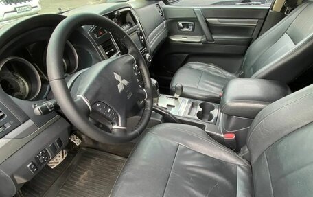 Mitsubishi Pajero IV, 2017 год, 2 390 000 рублей, 10 фотография