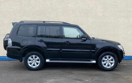 Mitsubishi Pajero IV, 2017 год, 2 390 000 рублей, 7 фотография