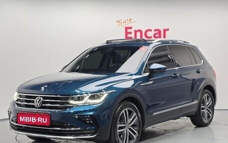 Volkswagen Tiguan II, 2022 год, 3 000 000 рублей, 1 фотография