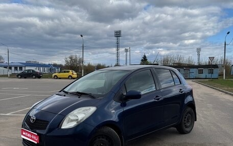 Toyota Yaris III рестайлинг, 2008 год, 650 000 рублей, 1 фотография