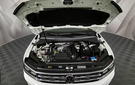 Volkswagen Tiguan II, 2019 год, 2 425 000 рублей, 11 фотография