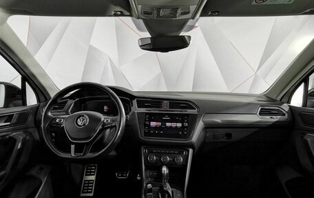 Volkswagen Tiguan II, 2019 год, 2 425 000 рублей, 14 фотография