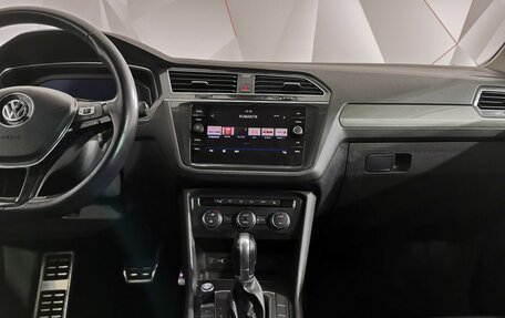 Volkswagen Tiguan II, 2019 год, 2 425 000 рублей, 15 фотография