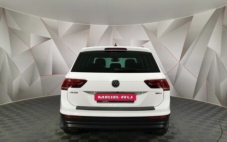 Volkswagen Tiguan II, 2019 год, 2 425 000 рублей, 8 фотография