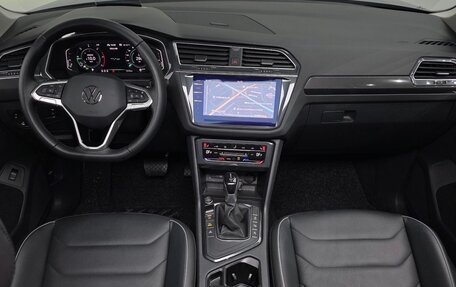 Volkswagen Tiguan II, 2022 год, 3 000 000 рублей, 5 фотография