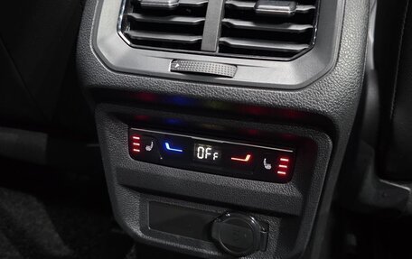 Volkswagen Tiguan II, 2022 год, 3 000 000 рублей, 6 фотография