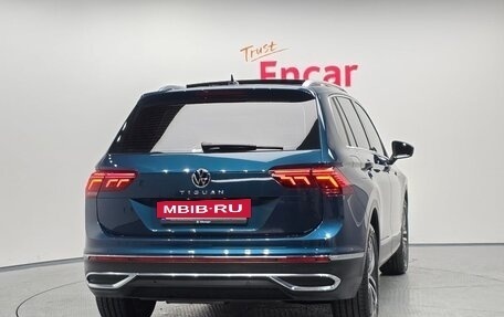 Volkswagen Tiguan II, 2022 год, 3 000 000 рублей, 4 фотография