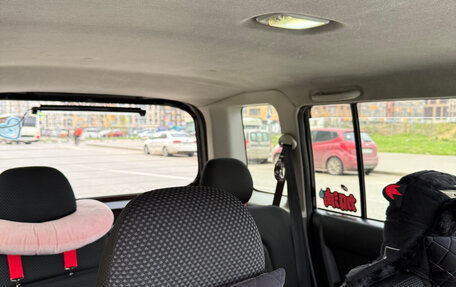 Toyota bB I рестайлинг, 2001 год, 520 000 рублей, 13 фотография