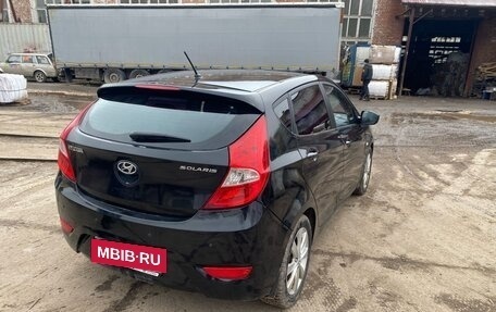 Hyundai Solaris II рестайлинг, 2013 год, 580 000 рублей, 4 фотография