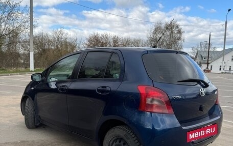 Toyota Yaris III рестайлинг, 2008 год, 650 000 рублей, 3 фотография