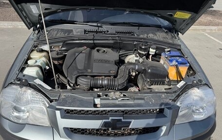 Chevrolet Niva I рестайлинг, 2013 год, 480 000 рублей, 15 фотография