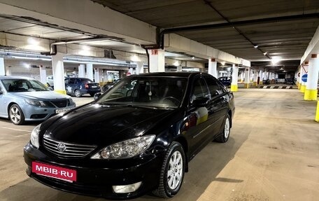 Toyota Camry V40, 2004 год, 750 000 рублей, 3 фотография