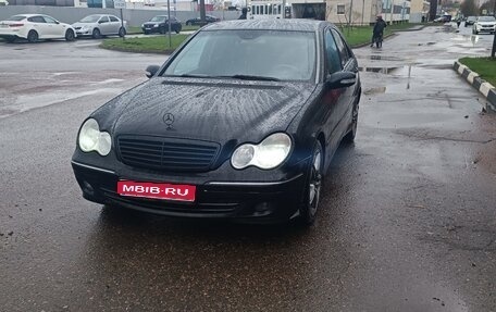 Mercedes-Benz C-Класс, 2005 год, 760 000 рублей, 1 фотография