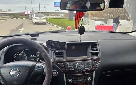 Nissan Pathfinder, 2015 год, 1 630 000 рублей, 6 фотография