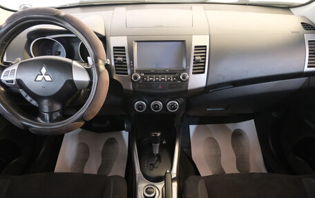 Mitsubishi Outlander III рестайлинг 3, 2007 год, 1 049 000 рублей, 13 фотография