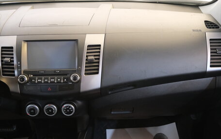 Mitsubishi Outlander III рестайлинг 3, 2007 год, 1 049 000 рублей, 16 фотография