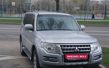 Mitsubishi Pajero IV, 2015 год, 2 700 000 рублей, 2 фотография