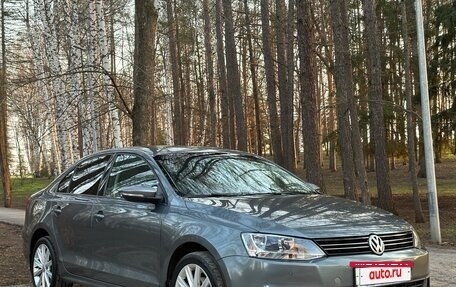 Volkswagen Jetta VI, 2011 год, 859 000 рублей, 3 фотография