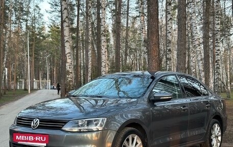 Volkswagen Jetta VI, 2011 год, 859 000 рублей, 5 фотография
