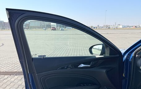 Opel Insignia II рестайлинг, 2018 год, 1 690 000 рублей, 12 фотография