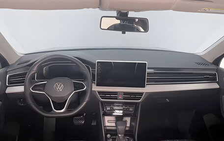 Volkswagen Tiguan II, 2023 год, 2 955 000 рублей, 10 фотография