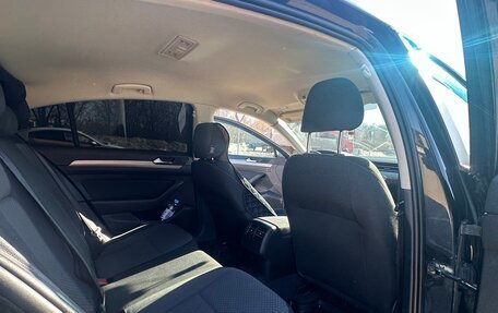 Volkswagen Passat B8 рестайлинг, 2015 год, 1 190 000 рублей, 10 фотография