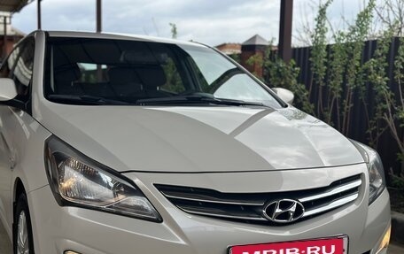 Hyundai Solaris II рестайлинг, 2015 год, 1 200 000 рублей, 12 фотография