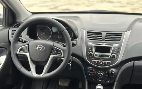 Hyundai Solaris II рестайлинг, 2015 год, 1 200 000 рублей, 29 фотография