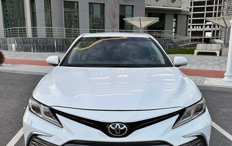 Toyota Camry, 2020 год, 2 400 000 рублей, 1 фотография