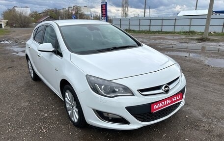 Opel Astra J, 2013 год, 800 000 рублей, 1 фотография
