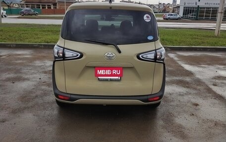 Toyota Sienta II, 2021 год, 1 730 000 рублей, 8 фотография