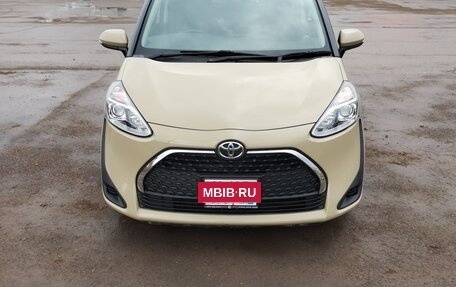 Toyota Sienta II, 2021 год, 1 730 000 рублей, 11 фотография